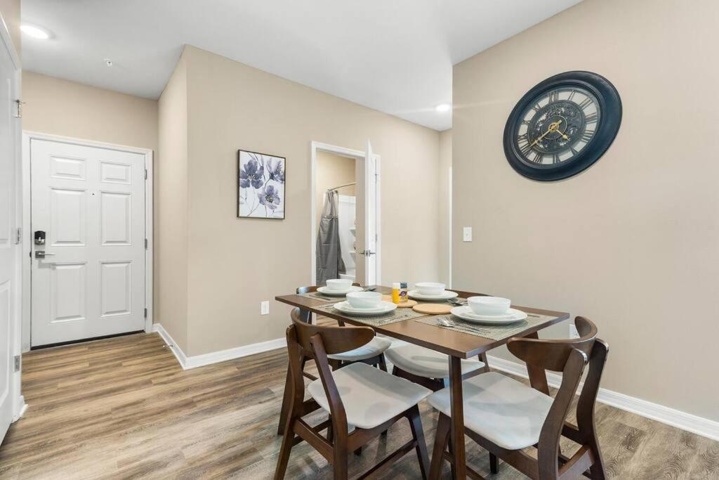 Elegant 1Br/1Ba Condo With Pool, Gym And Laundry Melbourne Kültér fotó