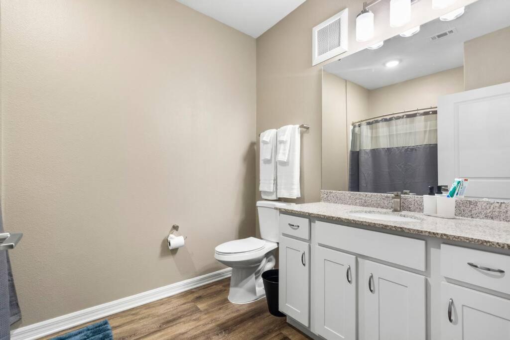 Elegant 1Br/1Ba Condo With Pool, Gym And Laundry Melbourne Kültér fotó
