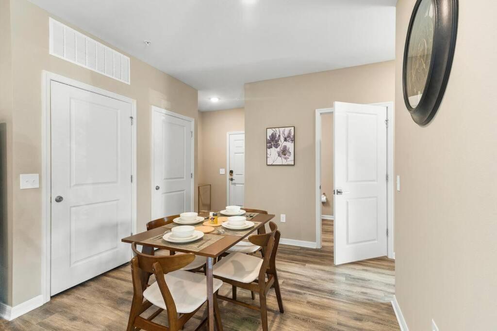 Elegant 1Br/1Ba Condo With Pool, Gym And Laundry Melbourne Kültér fotó