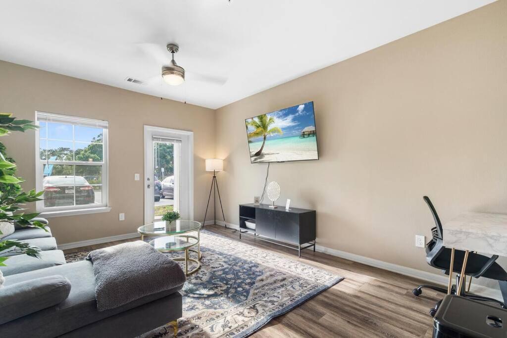 Elegant 1Br/1Ba Condo With Pool, Gym And Laundry Melbourne Kültér fotó