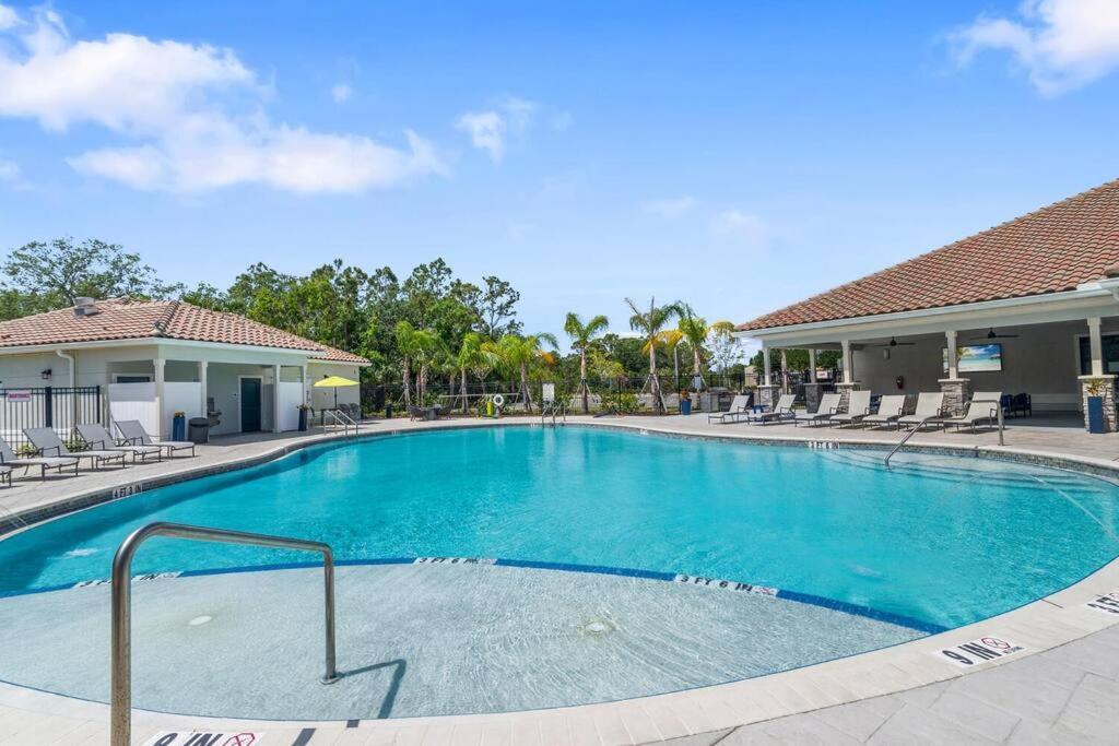 Elegant 1Br/1Ba Condo With Pool, Gym And Laundry Melbourne Kültér fotó