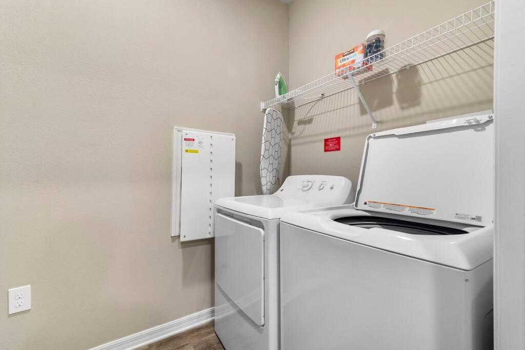 Elegant 1Br/1Ba Condo With Pool, Gym And Laundry Melbourne Kültér fotó