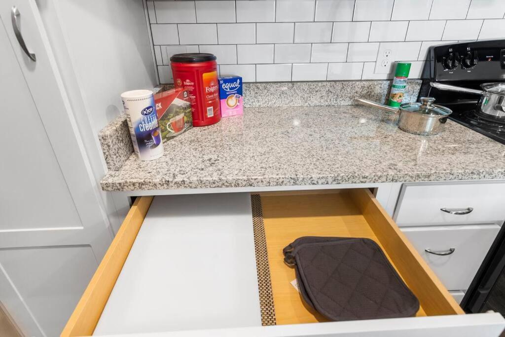 Elegant 1Br/1Ba Condo With Pool, Gym And Laundry Melbourne Kültér fotó