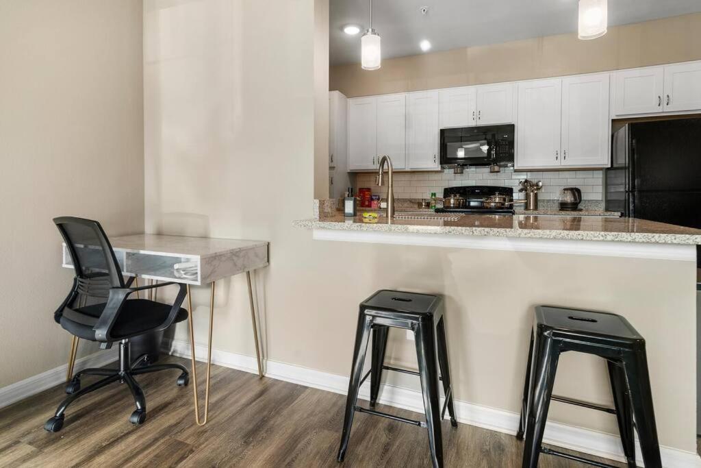 Elegant 1Br/1Ba Condo With Pool, Gym And Laundry Melbourne Kültér fotó